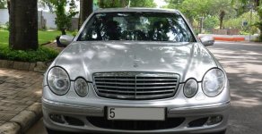 Mercedes-Benz E200   2004 - Cần bán Mercedes E200 đời 2004, màu bạc giá 383 triệu tại Tp.HCM