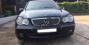 Mercedes-Benz C class C180K 2004 - Cần bán lại xe Mercedes C180K sản xuất 2004, màu đen giá cạnh tranh giá 240 triệu tại Tp.HCM