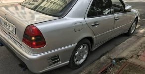 Mercedes-Benz C200 2002 - Cần bán xe Mercedes C200 đời 2002, màu bạc, nhập khẩu nguyên chiếc số tự động giá 165 triệu tại Tp.HCM