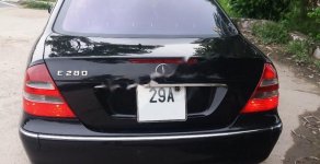 Mercedes-Benz E200    2005 - Tôi cần bán Mercedes-Benz E200 đời 2005 số tự động, 5 chỗ ngồi, xe còn rất đẹp giá 335 triệu tại Hà Nội