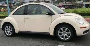 Volkswagen Beetle 2010 - Volkswagen Beetle đk 2010 xe nhập cao cấp, có đồ chơi, số tự động, cửa sổ trời, màu kem be, xe một đời chủ giá 532 triệu tại Tp.HCM
