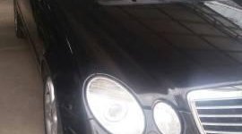 Mercedes-Benz E200 2007 - Bán Mercedes E200 đời 2007, màu đen ít sử dụng giá cạnh tranh giá 550 triệu tại Hà Nội