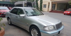 Mercedes-Benz C200  2.0 MT  2000 - Chính chủ bán Mercedes C200 2.0 MT đời 2000, màu bạc giá 160 triệu tại Hà Nội