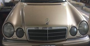 Mercedes-Benz E class E230 1999 - Bán Mercedes E230 1999, màu vàng, nhập khẩu, 220tr giá 220 triệu tại Bình Dương