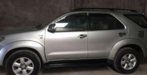 Toyota Fortuner 2011 - Bán xe Toyota Fortuner đời 2011, màu bạc giá 650 triệu tại Cà Mau