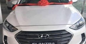 Hyundai Elantra   2.0 AT 2017 - Bán ô tô Hyundai Elantra 2.0 AT 2017, màu trắng giá 749 triệu tại Cà Mau