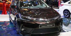 Toyota Corolla 2017 - Bán xe Toyota Corolla đời 2017, màu nâu giá 702 triệu tại Tp.HCM