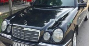 Mercedes-Benz E class E230 AT 1999 - Cần bán gấp Mercedes E230 AT đời 1999, màu đen giá cạnh tranh giá 195 triệu tại Tp.HCM