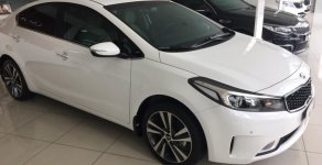 Kia Cerato 2.0 AT 2017 - Bán xe Kia Cerato 2.0 đời 2018, chuẩn bị 200 triệu trả trước có xe giá 635 triệu tại Long An