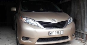 Toyota Sienna 2016 - Cần bán Toyota Sienna năm 2016, màu vàng giá 1 tỷ 580 tr tại Tp.HCM