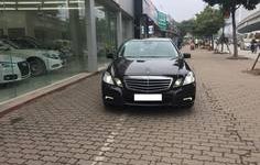 Mercedes-Benz E250 2010 - Bán Mercedes E250 đời 2010, màu đen, xe nhập, đẹp như mới, giá tốt giá 567 triệu tại Hà Nội