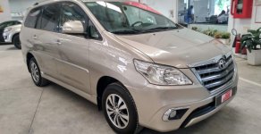 Toyota Innova V 2015 - Cần bán xe Toyota Innova V 2015, màu vàng đồng, xe siêu đẹp, giá thương lượng, có trả góp giá 700 triệu tại Tp.HCM