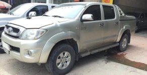 Toyota Hilux G 2010 - Bán Toyota Hilux G sản xuất năm 2010, màu bạc, nhập khẩu số sàn giá 425 triệu tại Hà Nội