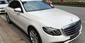 Mercedes-Benz E class 200 2017 - Cần bán lại xe Mercedes 200 2017, màu trắng số tự động giá 1 tỷ 950 tr tại Hà Nội