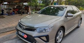 Toyota Camry Q 2015 - Bán xe Toyota Camry 2.5Q đời 2015 form mới, màu vàng cát giá 1 tỷ 60 tr tại Hà Nội