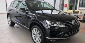 Volkswagen Touareg 3.6L V6 FSI 2018 - Bán xe Volkswagen Touareg 3.6L V6 FSI, nhập khẩu mới chính hãng, hỗ trợ vay 80% xe. Hotline: 0933 365 188 giá 2 tỷ 499 tr tại Tp.HCM