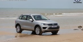 Volkswagen Touareg 2018 - Bán Touareg bạc - SUV gầm cao nhập khẩu chính hãng Volkswagen, xe giao ngay/ Hotline: 090.898.8862 giá 2 tỷ 499 tr tại Tp.HCM