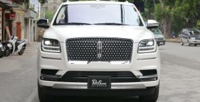 Lincoln Navigator  L 2018 - Cần bán Lincoln Navigator L năm sản xuất 2018, màu trắng, xe nhập giá 9 tỷ 200 tr tại Hà Nội