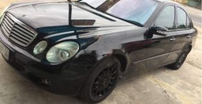 Mercedes-Benz E class E200 2004 - Cần bán xe Mercedes E200 năm 2004, màu đen xe gia đình giá 320 triệu tại Hà Tĩnh