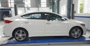 Hyundai Elantra Sport 2018 - Cần bán Hyundai Elantra Sport năm 2018, màu trắng giá 729 triệu tại Nghệ An