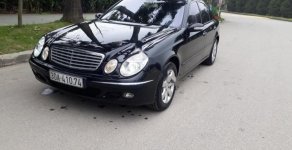 Mercedes-Benz E class E200 2004 - Cần bán gấp Mercedes E200 năm 2004, màu đen số tự động giá 298 triệu tại Hà Nội