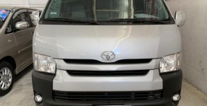 Toyota Hiace 2014 - Bán ô tô Toyota Hiace dầu năm 2014, màu bạc, xe nhập khẩu, giá giảm đặc biệt giá 730 triệu tại Tp.HCM