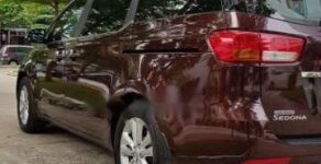 Kia Sedona  GAT 2018 - Cần bán lại xe Kia Sedona GAT đời 2018, màu đỏ, giá tốt giá 979 triệu tại Bình Định