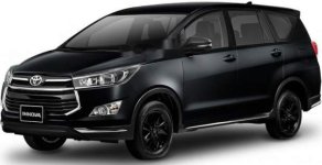 Toyota Innova V 2017 - Cần bán gấp Toyota Innova V sản xuất 2017, màu đen giá 900 triệu tại Tp.HCM