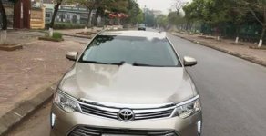 Toyota Camry 2.0E 2016 - Cần bán gấp Toyota Camry 2.0E đời 2016, màu vàng như mới  giá 880 triệu tại Hưng Yên