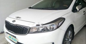 Kia Cerato    MT   2016 - Gia đình cần bán lại Kia Cerato sản xuất 2016, đăng kí 2017 giá 450 triệu tại Tp.HCM