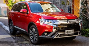 Mitsubishi Outlander STD 2019 - Bán Mitsubishi Outlander STD đời 2019, xe 7 chỗ màu đỏ, nhập khẩu 100% linh kiện từ Nhật Bản giá 807 triệu tại Quảng Bình