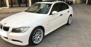 BMW 3 Series 320i 2007 - Cần bán xe BMW 320i 2007 màu trắng, nội thất kem giá 335 triệu tại Tp.HCM