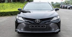 Toyota Camry Q 2019 - Bán xe Camry 2019 nhập nguyên chiếc đủ màu. Giao ngay, giá tốt nhất thị trường giá 1 tỷ 235 tr tại Tp.HCM