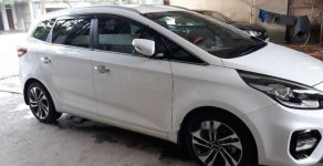 Kia Rondo     GAT 2.0 2018 - Gia đình bán gấp Kia Rondo GAT 2.0 sản xuất 2018, màu trắng, nhập khẩu nguyên chiếc giá 645 triệu tại Nghệ An