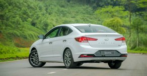 Hyundai Elantra 2020 - Bán Hyundai Elantra 2020, màu trắng, giá chỉ 560 triệu, giảm 10tr tiền mặt. Mr Tùng 0914700330 giá 560 triệu tại Đà Nẵng