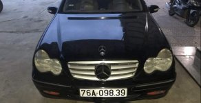 Mercedes-Benz C class  C200K MT   2003 - Cần bán lại xe Mercedes C200K MT sản xuất 2003, màu đen còn mới giá 175 triệu tại Quảng Ngãi