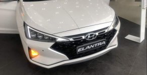 Hyundai Elantra 2019 - Bán Hyundai Elantra đời 2019, màu trắng giá 590 triệu tại Lâm Đồng