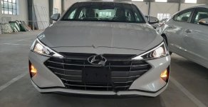 Hyundai Elantra 2.0 AT 2019 - Bán Hyundai Elantra 2.0 AT 2019, màu trắng, giá tốt giá 699 triệu tại Tây Ninh