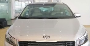 Kia Sedona Grand 2015 - Bán Kia Sedona Grand, năm sản xuất 2015, màu bạc giá 930 triệu tại Quảng Ninh