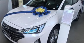 Hyundai Elantra 1.6 AT 2019 - Bán ô tô Hyundai Elantra 1.6 AT đời 2019, màu trắng, giá tốt giá 665 triệu tại Khánh Hòa