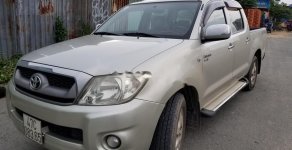 Toyota Hilux E 2009 - Bán xe Toyota Hilux E năm 2009, màu bạc, nhập khẩu, giá tốt giá 335 triệu tại Tp.HCM