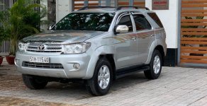 Toyota Fortuner  V   2009 - Bán xe Toyota Fortuner V đời 2009, màu bạc, giá tốt giá 463 triệu tại Tp.HCM