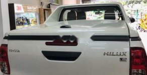 Cần bán Toyota Hilux sản xuất năm 2018, màu trắng, giá tốt giá 700 triệu tại Nghệ An