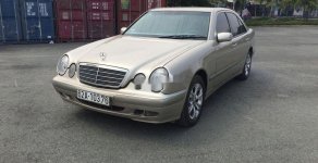 Mercedes-Benz E class 2000 - Bán ô tô Mercedes 2000 số sàn, xe máy nổ êm ru giá 145 triệu tại Tp.HCM