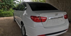 Hyundai Avante 2013 - Cần bán Hyundai Avante sản xuất năm 2013, màu trắng, giá tốt giá 335 triệu tại Quảng Bình