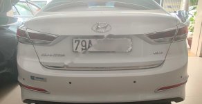 Hyundai Elantra 2018 - Cần bán gấp Hyundai Elantra 2018, màu trắng số tự động, 610 triệu xe còn mới nguyên giá 610 triệu tại Khánh Hòa