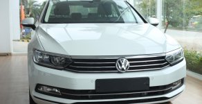 Volkswagen Passat 2018 - Cần bán nhanh chiếc xe Volkswagen Passat Bluemotion 2018, màu trắng, nhập khẩu nguyên chiếc giá 1 tỷ 480 tr tại Hà Nội