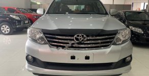 Toyota Fortuner 2.7V 4x2 AT 2012 - Cần bán lại xe Toyota Fortuner 2.7V 4x2 AT năm sản xuất 2012, màu bạc   giá 565 triệu tại Phú Thọ