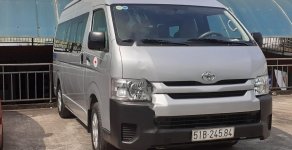 Toyota Hiace 3.0 2017 - Cần bán Toyota Hiace 3.0 sản xuất năm 2017, màu bạc, xe nhập giá 720 triệu tại Tp.HCM