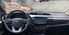 Toyota Hilux   2016 - Cần bán Toyota Hilux 3.0AT 2016, màu đen, nhập khẩu giá 655 triệu tại Nghệ An
